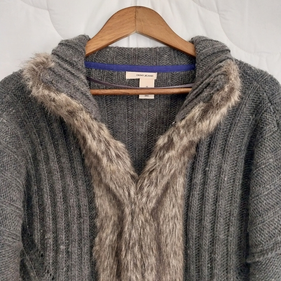 Vtg DKNY Women's Medium Wool Blend Knit Cardigan Faux Fur Trim Y2K Grey Sweater - Picture 2 of 10